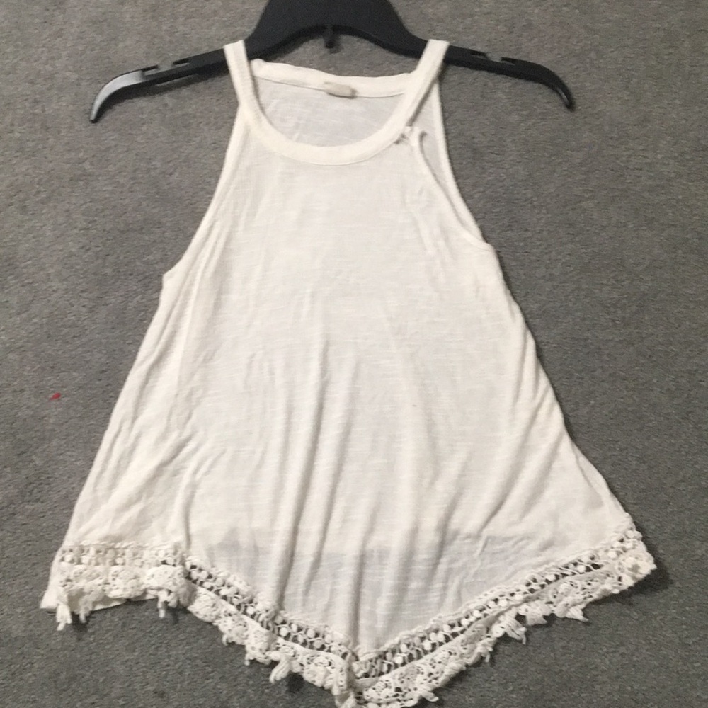 Bottom laced tank